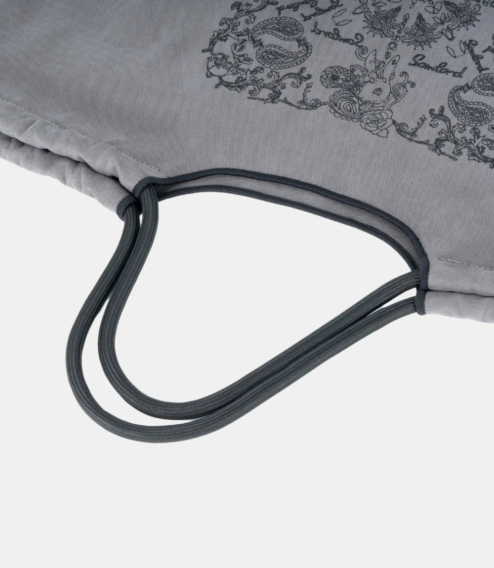 Durable rope-style handles on the Paisley Embroidered Tote – designed for comfort and effortless carrying throughout the day.