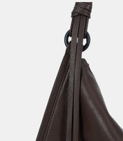 Warm brown leather edition of the ChicCurve Shoulder Bag – slouchy and chic, ideal for casual and professional styling.